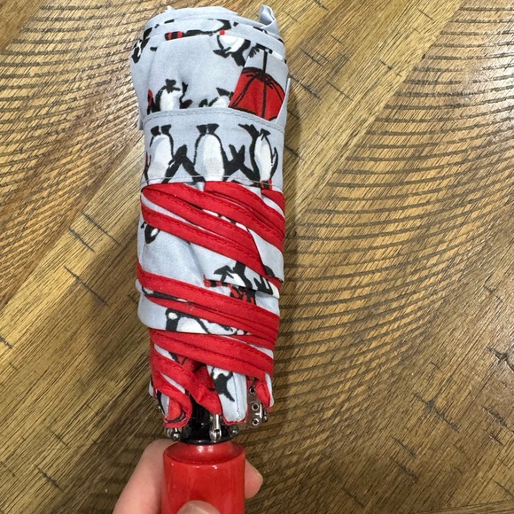 Vera Bradley Penguin Umbrella - Picture 3 of 5